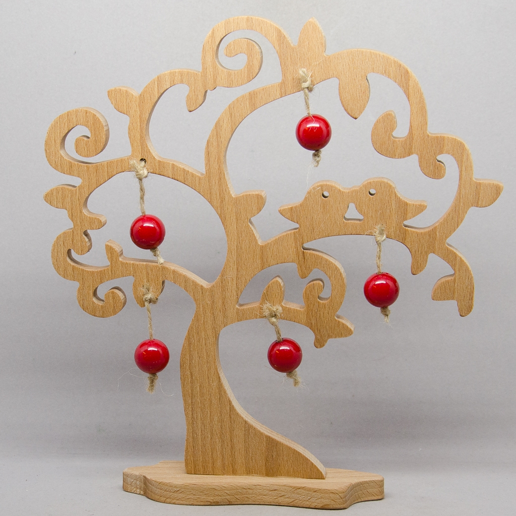 Baum mit Vögel und roten Äpfel